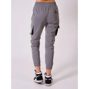 Calças de jogging com bolsos oversize para mulher Project X Paris image-2