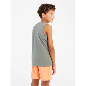 Kinder-Top Protest Jordy image-3