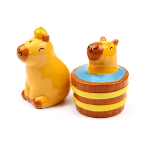 Salt shaker Puckator Capybara Salt And Pepper Shaker image-1