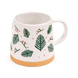 Stoneware Mug Pine Branches and Berries Puckator image-0