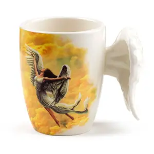 Mug con manico decorato ali d'angelo bianche con adesivo d'angelo Puckator image-1