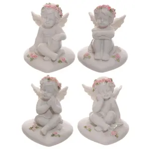 Cherubs sitting on a heart with roses Puckator image-0