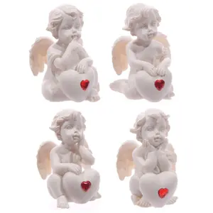 Seated cherub with heart Puckator image-2