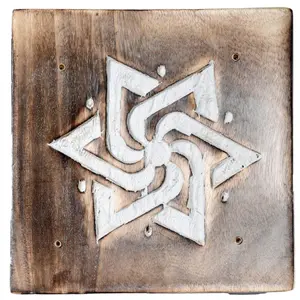 Porte encens attrape-cendre bois de manguier pour bâtons d'encens Carré Sculpté Puckator image-1