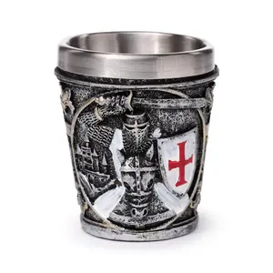 Dekorativer Ritter-Drinkglas mit Schild Puckator image-0
