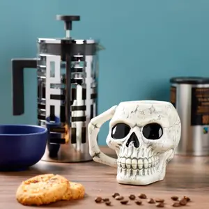 Tazza con teschio Puckator image-1