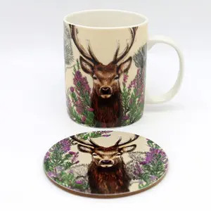 Taza y posavasos de porcelana Puckator Wild Stag Christmas image-0