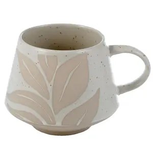 Stoneware mug with relief design florens hesperantha fleurs lis des cafres on natural matte background Puckator image-0