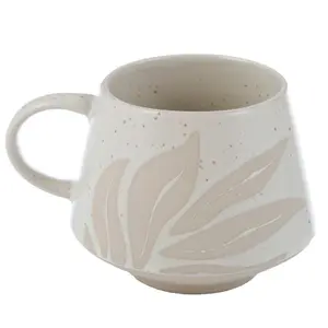 Stoneware mug with relief design florens hesperantha fleurs lis des cafres on natural matte background Puckator image-2