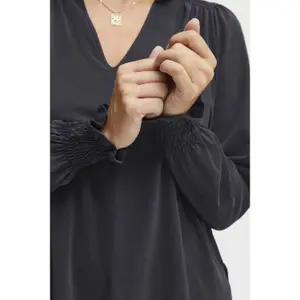 Women's V-neck blouse Pulz Jeans Lippa image-4