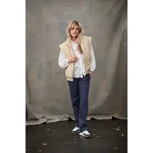 Daunenweste Damen Pulz Jeans Aya image-2