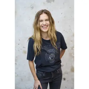 T-shirt com lantejoulas para mulher Pulz Jeans Mandy image-4