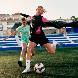 Γυναικείες ποδοσφαιρικές παπούτσια Puma Ultra 6 Carbon Brilliance FG image-6