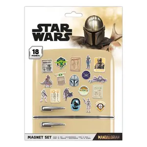 Magnet Pyramid Star Wars The Mandalorian Bounty Hunter image-0