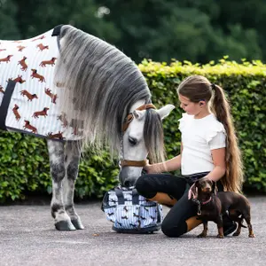 Verzorgingstas QHP Stable Buddy image-3