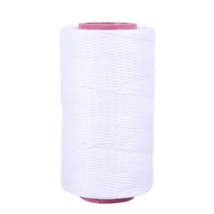 5258-wi-geflochtenes-gewachstes-garn-q-essentials-weiss-tu