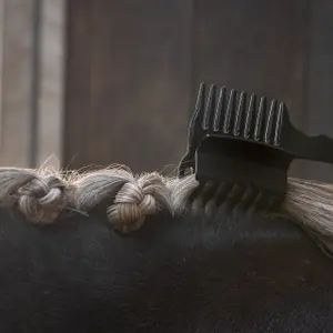 Horsehair comb with clip Q-essentials image-5