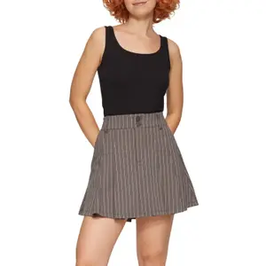 Women's tank top QS image-1