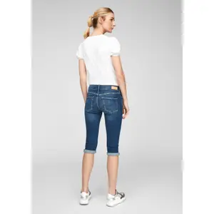 Womens Light Wash Slim Fit 3/4 Jeans QS image-3