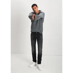 Mid-Rise Slim Jeans QS Rick image-6