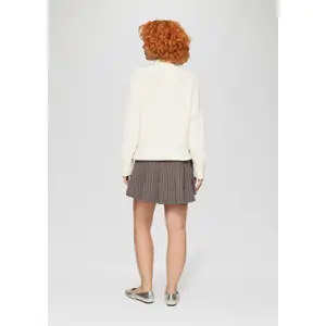Women's Relaxed Turtle Neck Knit Pullover QS image-4