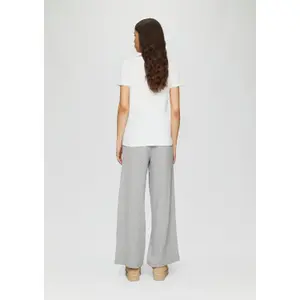 Women's V-neck T-shirt QS image-3