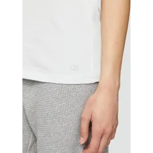 Women's V-neck T-shirt QS image-6