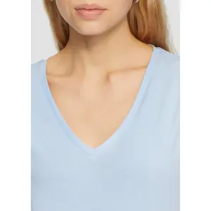 Women's V-neck T-shirt QS image-3
