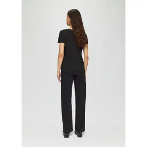 Women's V-neck T-shirt QS image-3