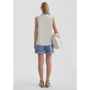 Women's sleeveless viscose blouse QS image-6