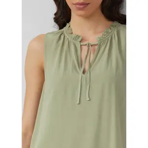 Women's sleeveless viscose blouse QS image-3
