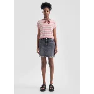 Women's Striped Slub Yarn T-Shirt QS image-1