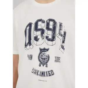 Basic Round Neck T-Shirt with Front Print QS image-3