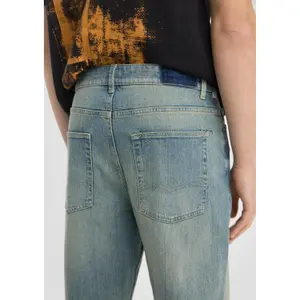 Mid-Rise Relaxed Jeans QS image-3