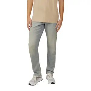 Regular Jeans Classic Fit Mid-Rise QS Pete image-2