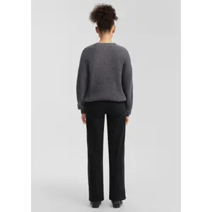 Women's V-Neck Knitted Pullover QS image-4