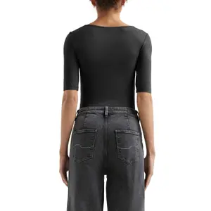 Women's Fitted Round Neck T-shirt QS image-5