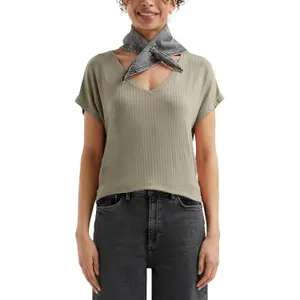 Women's Batwing Sleeve V-Neck T-Shirt QS image-2
