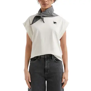 Women's Round Neck T-Shirt with Embroidery QS image-2