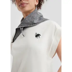 Women's Round Neck T-Shirt with Embroidery QS image-3