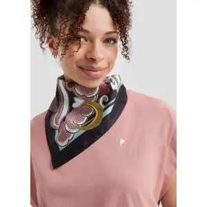 Women's Round Neck T-Shirt with Embroidery QS image-3