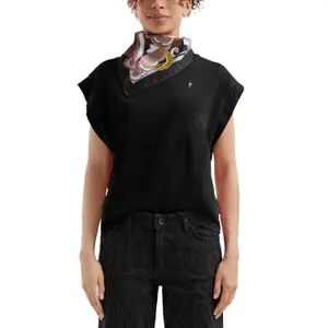 Women's Round Neck T-Shirt with Embroidery QS image-2