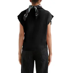 Women's Round Neck T-Shirt with Embroidery QS image-5