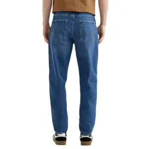 Mid-Rise Relaxed Fit Tapered Jeans QS Devon image-5