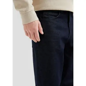 Mid-Rise Relaxed Fit Tapered Jeans QS Devon image-3