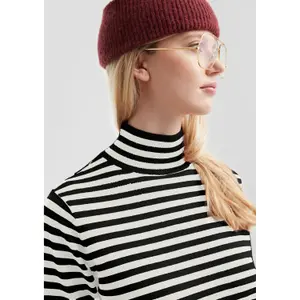 Women's Funnel Neck Viscose Blend Pullover QS image-3