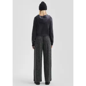 Classic Cut Hooded Sweatshirt Women QS image-4