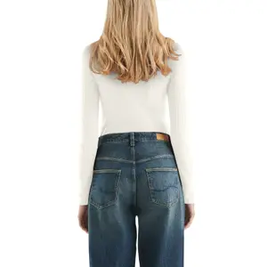 Women's Fitted Long Sleeve T-Shirt QS image-5