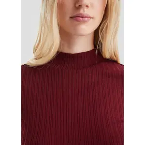 Women's Fitted Long Sleeve T-Shirt QS image-3