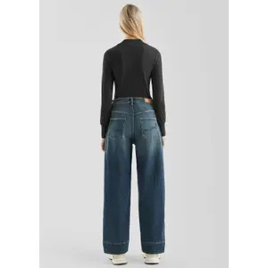Women's Fitted Long Sleeve T-Shirt QS image-4